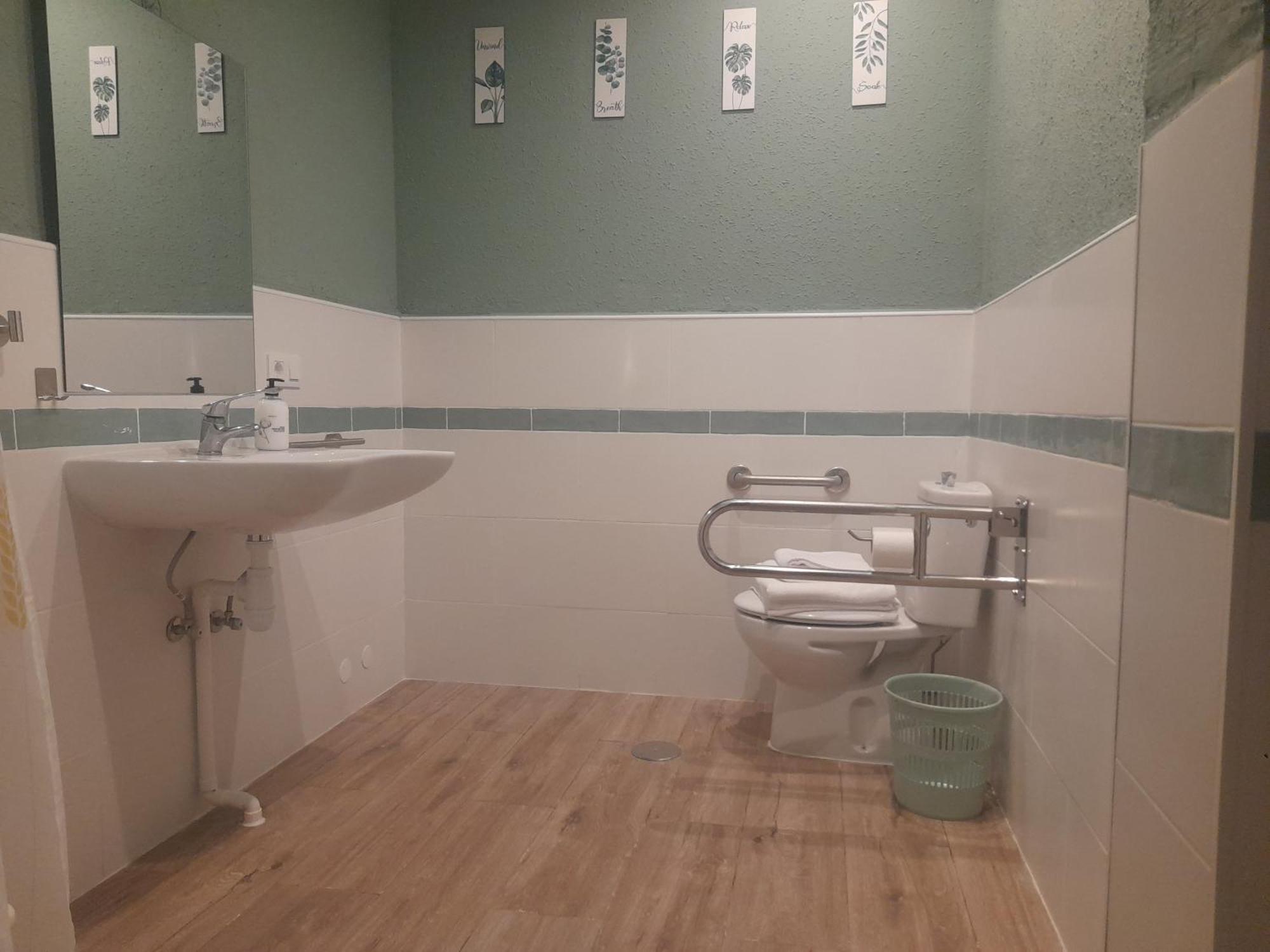 Hostal Entreolivos Badajoz Ngoại thất bức ảnh